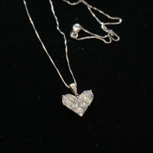 Tocara. Virginie heart shaped necklace. 925s and DiAmi clear stone 17”+2” - Picture 2 of 9
